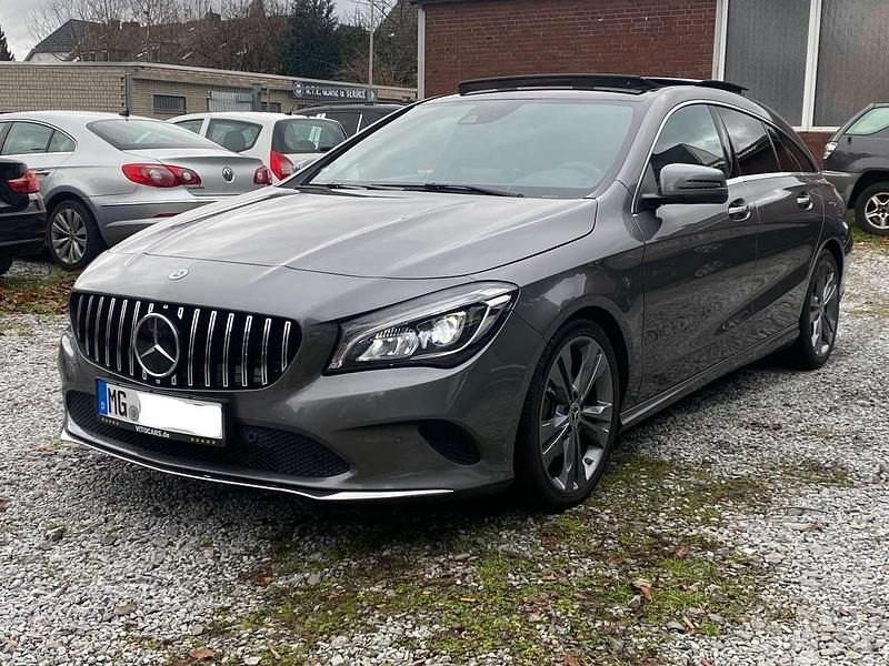 Gebraucht Mercedes CLA220 177 PS (130 kW) 2017 Mountaingrau  met. Limousine