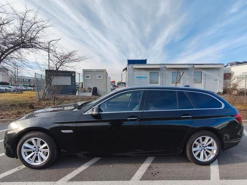 Schwarz Gebraucht 2015 BMW 520 Comfort Edition Kombi | 11.780 € (Guter Preis) - Bild 1/4