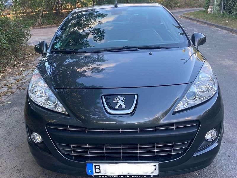 Gebraucht Peugeot 207 CC Allure 120 PS (88 kW) 2013 Grau Cabrio