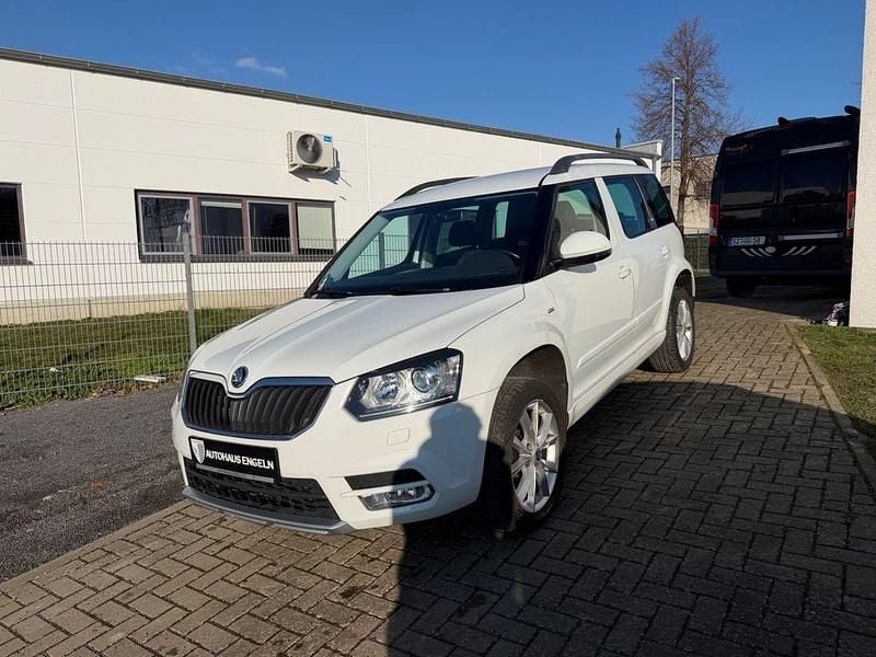 Usado Skoda Yeti Drive 110 HP (80 kW) 2017 Branco SUV