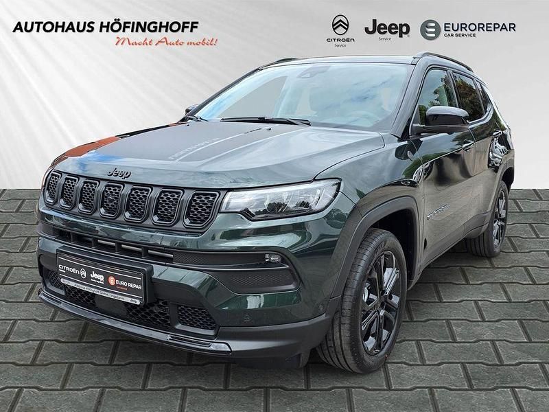 Neu Jeep Compass North 131 PS (96 kW) 2025 Grün SUV