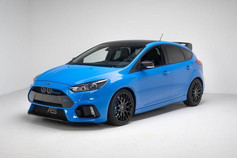 Blau Gebraucht 2017 Ford Focus RS Limousine | 29.900 € - Bild 1/4