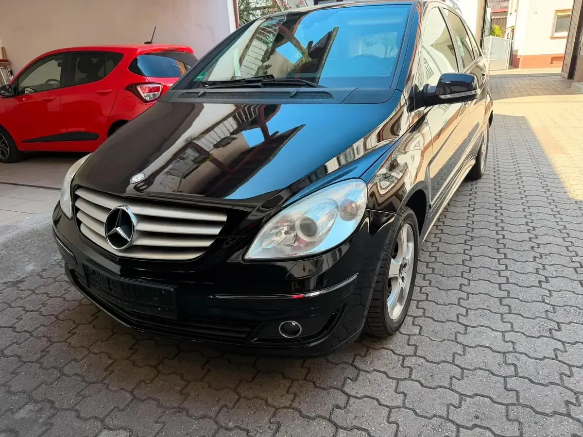 Gebraucht Mercedes B200 136 PS (100 kW) 2008 Schwarz Van / Kleinbus