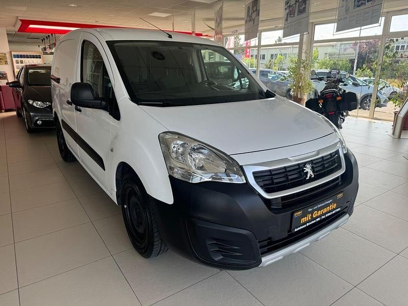 Gebraucht Peugeot Partner 75 PS (55 kW) 2018 Weiß Van / Kleinbus