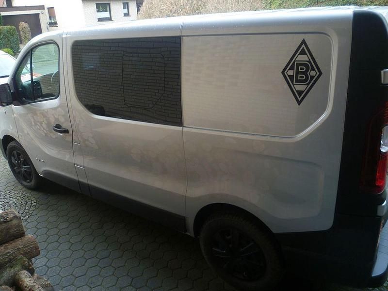 Gebraucht Renault Trafic 125 PS (91 kW) 2017 Silber Van / Kleinbus