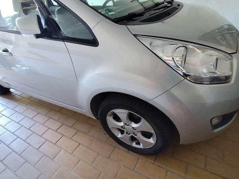 Silber Gebraucht 2014 Kia Venga Kleinwagen | 6.799 € (Guter Preis) - Bild 1/4