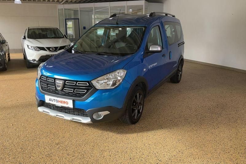 Blau Gebraucht 2020 Dacia Dokker Stepway Van | 17.050 € (Superpreis) - Bild 1/3