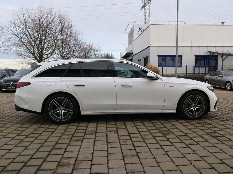 Gebraucht Mercedes E300 Advanced Plus 313 PS (230 kW) 2025 Unilack polarweiß Kombi