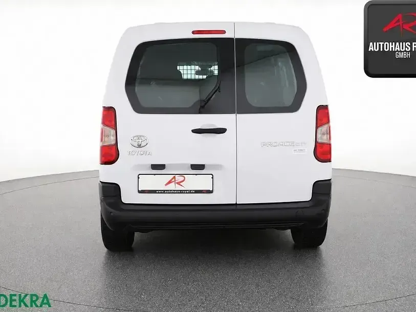 Gebraucht Toyota Proace City City 102 PS (75 kW) 2024 Icy white Van / Kleinbus