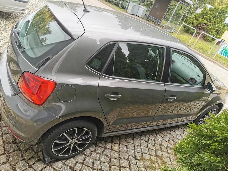 Gebraucht VW Polo 60 PS (44 kW) 2014 Grau Limousine