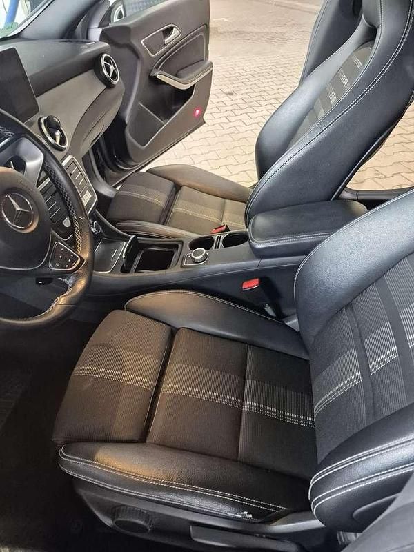 Gebraucht Mercedes CLA200 156 PS (114 kW) 2018 Schwarz Coupé