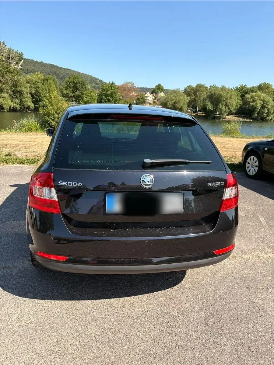 Gebraucht Skoda Rapid Drive 86 PS (63 kW) 2014 Schwarz Kleinwagen