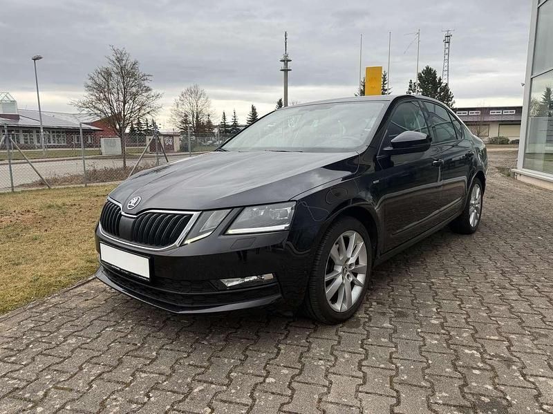 Gebraucht Skoda Octavia Drive 116 PS (85 kW) 2017 Schwarzmagic perleffekt Kleinwagen