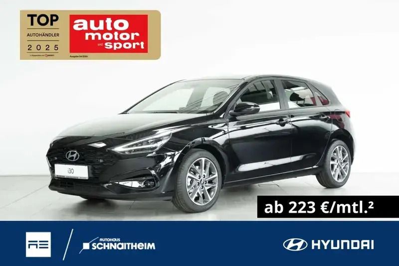 Schwarz (abyss black (a2b)) Neu 2024 Hyundai i30 Advantage Limousine | 22.290 € (Guter Preis) - Bild 1/1