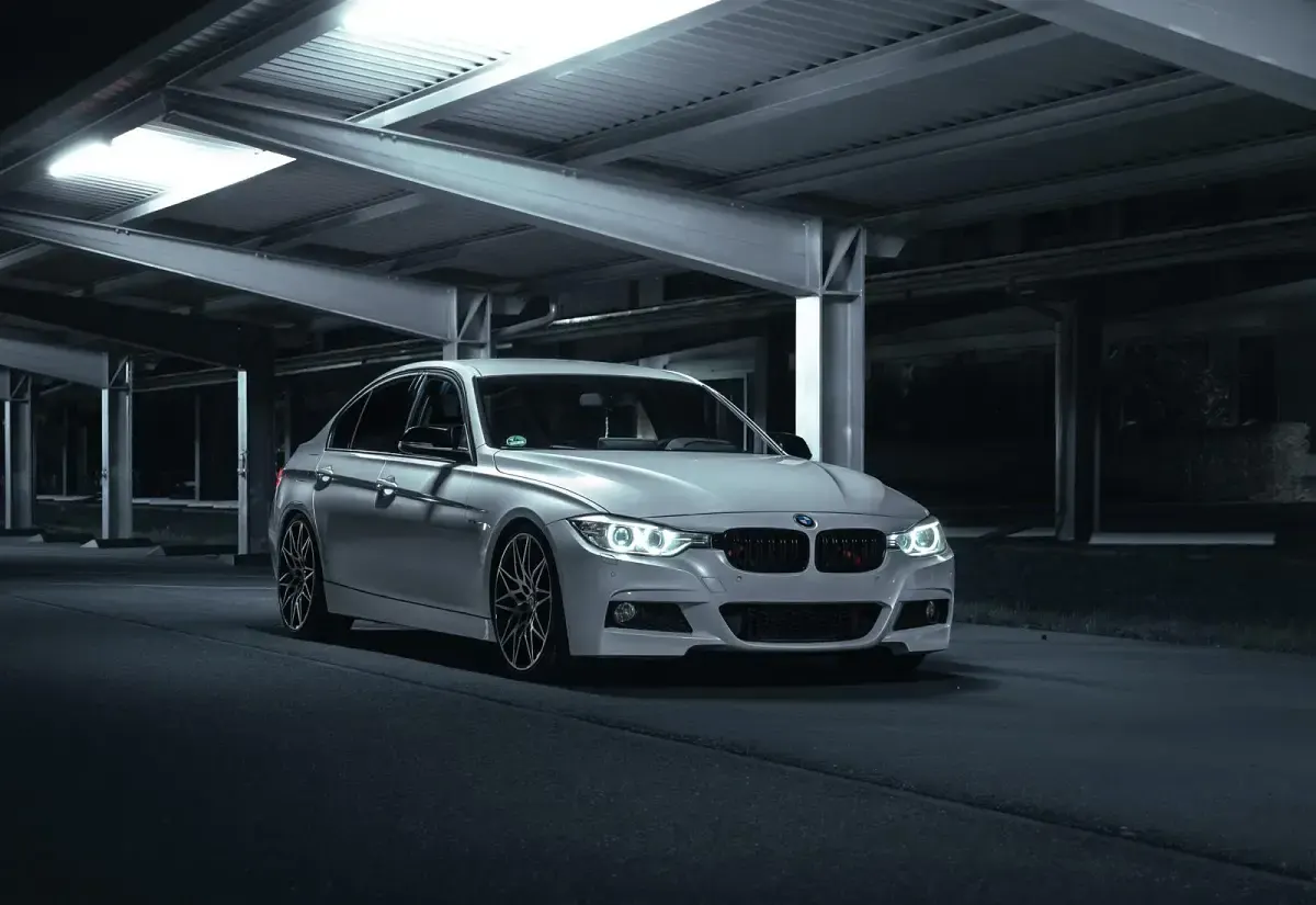 Gebraucht BMW 320 M Sport 184 PS (135 kW) 2013 Weiß Limousine