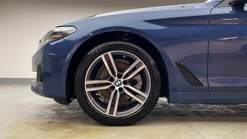Gebraucht BMW 520 Efficient Dynamics 190 PS (139 kW) 2022 Phytonicblau Kombi