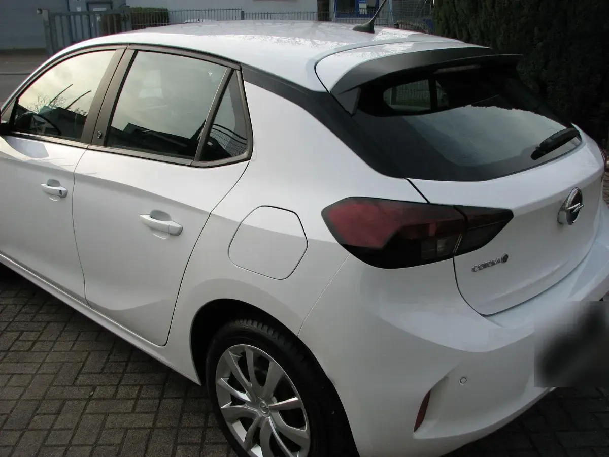 Usata Opel Corsa-e Edition 100 kW (136 CV) 2022 Bianco Utilitaria