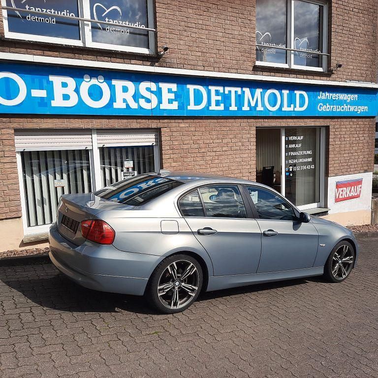 Silber Gebraucht 2006 BMW 325 Limousine | 8.200 € (Fairer Preis) - Bild 1/4
