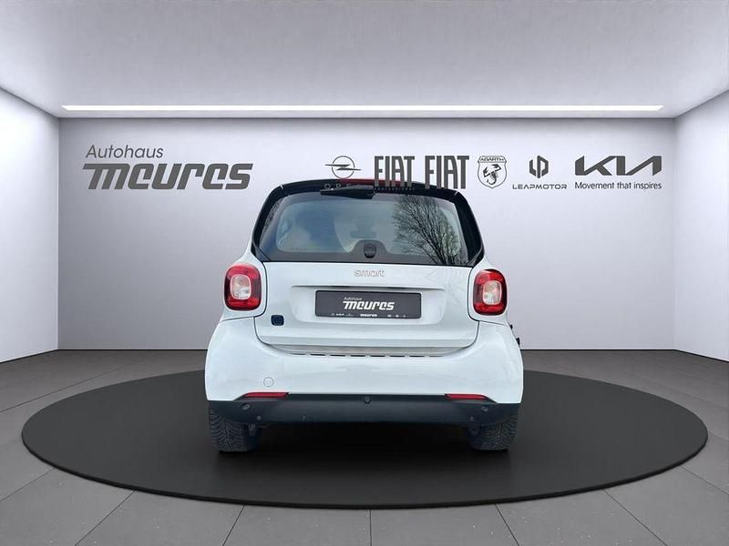 Gebraucht Smart ForTwo Electric Drive 60 kW (82 PS) 2021 Weiß Coupé