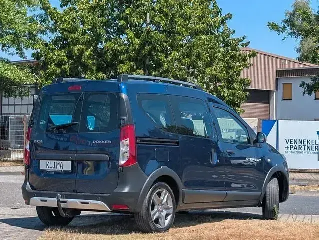 Gebraucht Dacia Dokker Stepway 95 PS (69 kW) 2019 Blau Van / Kleinbus