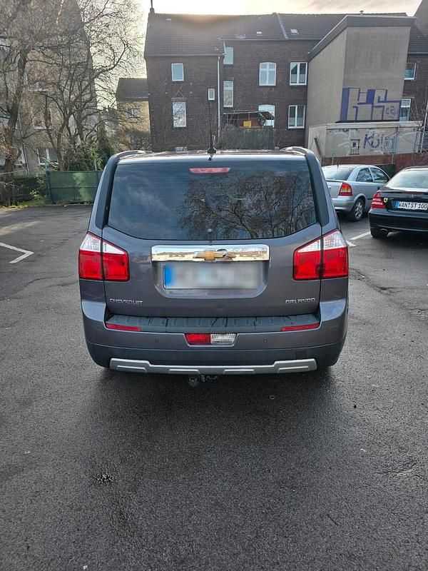 Gebraucht Chevrolet Orlando 163 PS (119 kW) 2012 Silber Van / Kleinbus