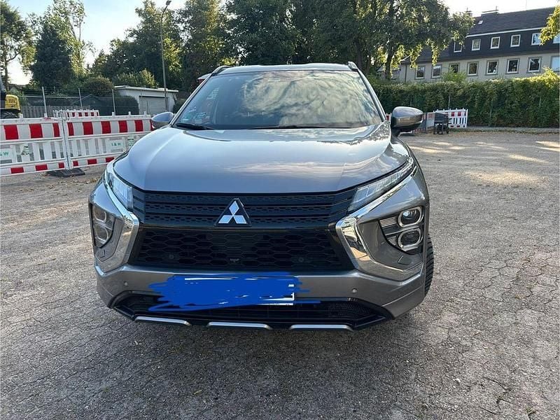 Schwarz Gebraucht 2022 Mitsubishi Eclipse Cross Select SUV | 21.990 € (Guter Preis) - Bild 1/4
