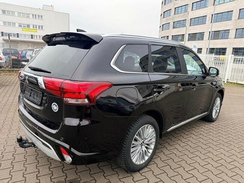 Gebraucht Mitsubishi Outlander P-HEV Top 224 PS (164 kW) 2020 Schwarz SUV