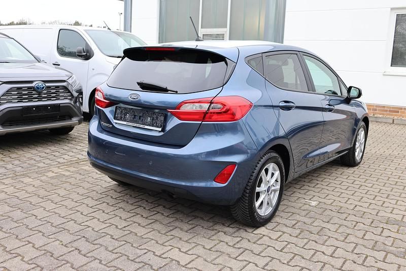 Gebraucht Ford Fiesta Cool & Connect 86 PS (63 kW) 2018 Blau Kleinwagen