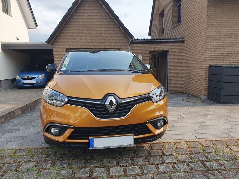 Gelb Gebraucht 2017 Renault Scénic IV Intens Van / Kleinbus | 11.990 € (Superpreis) - Bild 1/4
