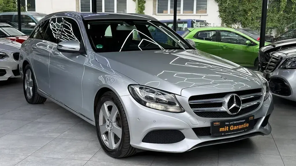 Gebraucht Mercedes C180 Avantgarde 156 PS (114 kW) 2015 Silber Kombi