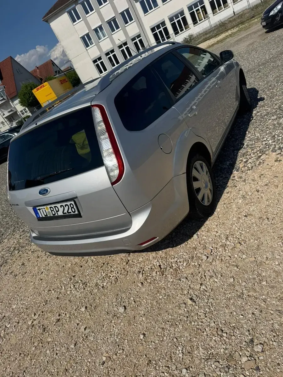 Gebraucht Ford Focus 105 PS (77 kW) 2008 Silber Kombi