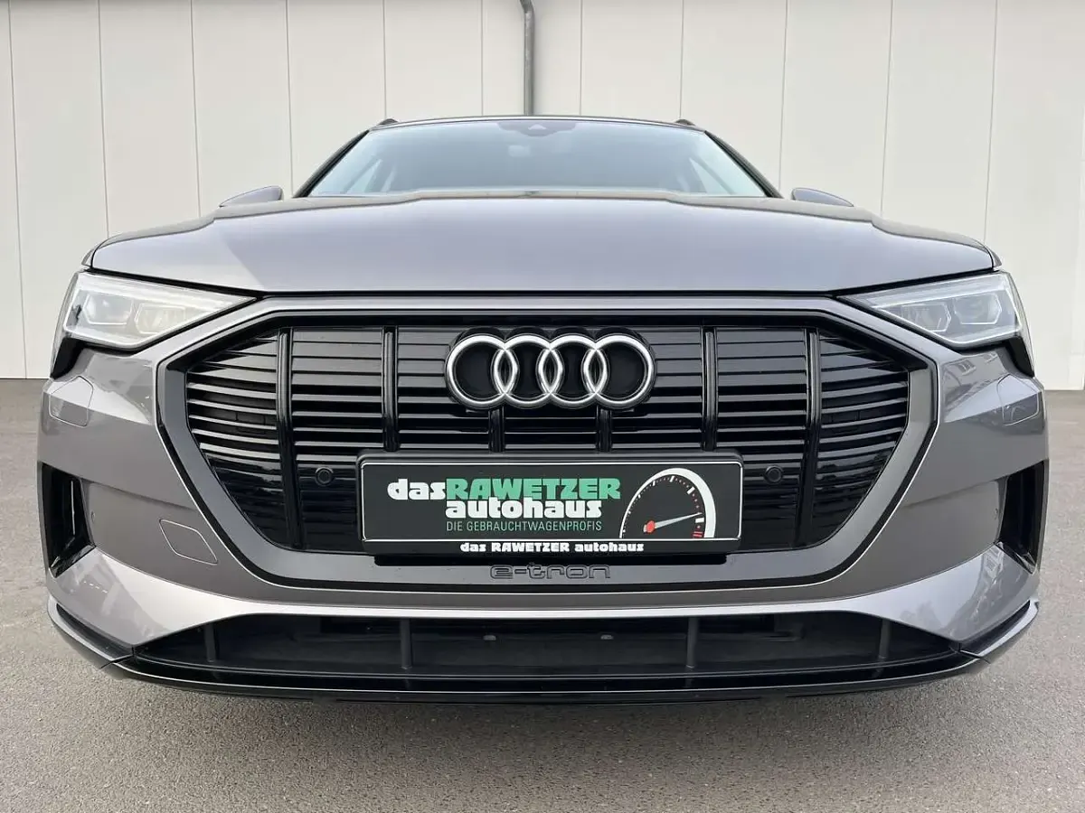 Gebraucht Audi e-tron Advanced Plus 230 kW (313 PS) 2022 Grau SUV
