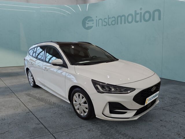 Weiß Gebraucht 2023 Ford Focus ST-Line X Kombi | 30.530 € (Teuer) - Bild 1/2