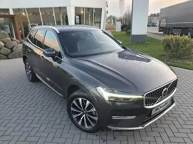 Gebraucht Volvo XC60 Plus 197 PS (144 kW) 2023 Grau SUV