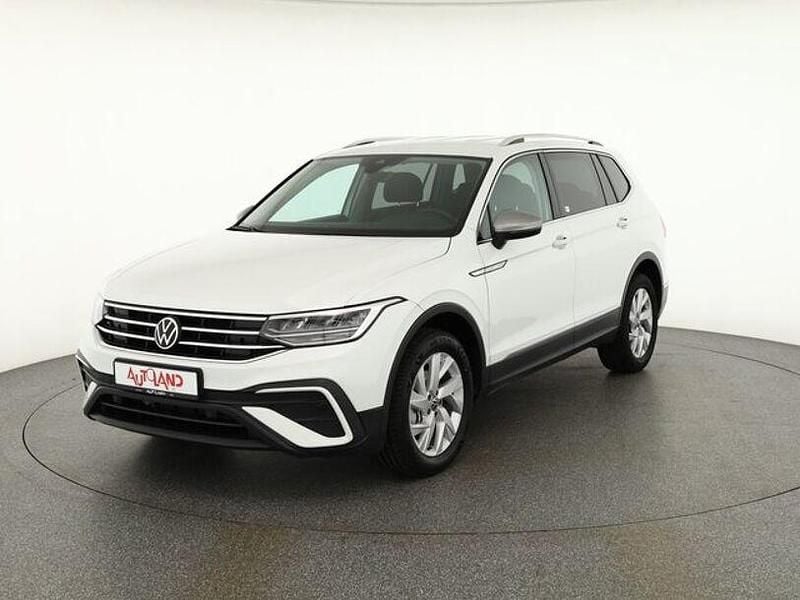 Weiß Gebraucht 2022 VW Tiguan Allspace Life SUV | 30.990 € (Fairer Preis) - Bild 1/4
