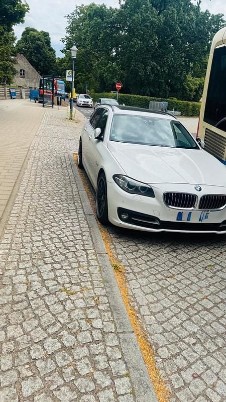Weiß Gebraucht 2015 BMW 520 Kombi | 17.999 € (Teuer) - Bild 1/4