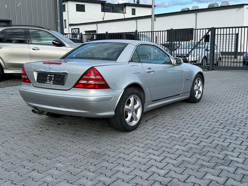 Gebraucht Mercedes SLK200 Edition 163 PS (119 kW) 2004 Silber Cabrio