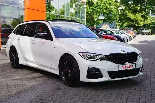 Gebraucht BMW 330e M Sport 252 PS (185 kW) 2020 Weiß met. Kombi