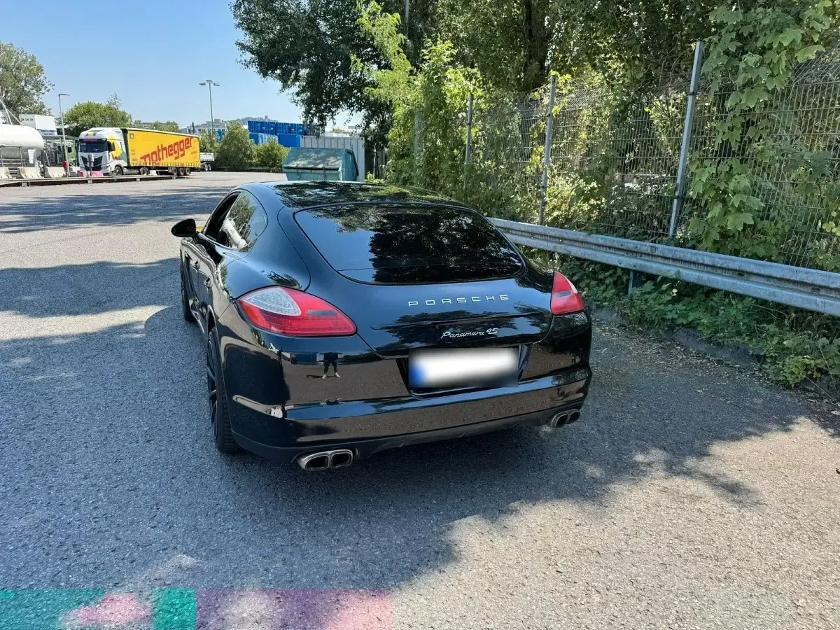 Gebraucht Porsche Panamera 4S 400 PS (294 kW) 2011 Schwarz Kleinwagen