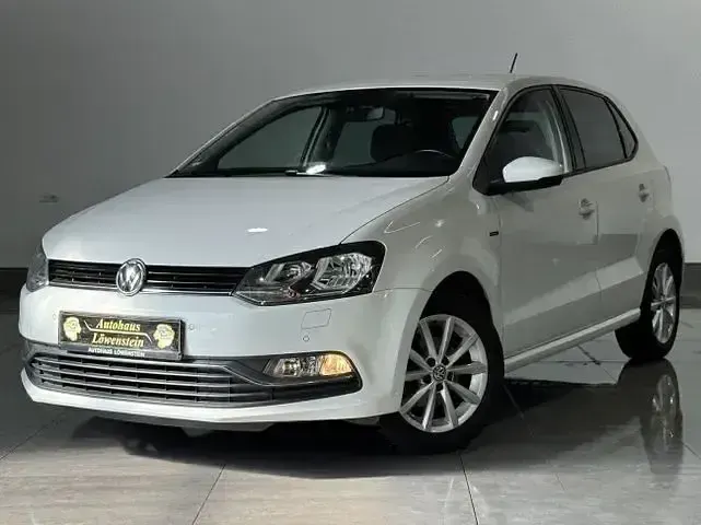 Gebraucht VW Polo LOUNGE 90 PS (66 kW) 2015 Weiß Limousine