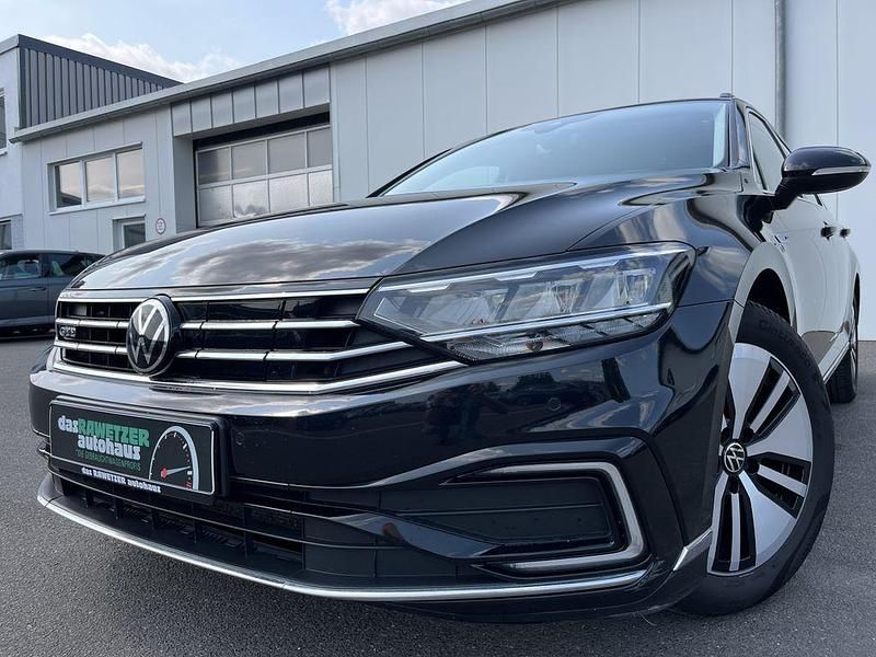 Deep black Gebraucht 2021 VW Passat GTE Kombi | 15.860 € (Guter Preis) - Bild 1/4