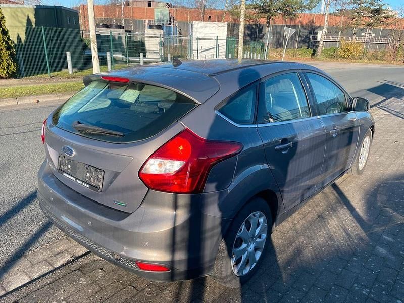 Gebraucht Ford Focus 125 PS (91 kW) 2014 Braun Limousine