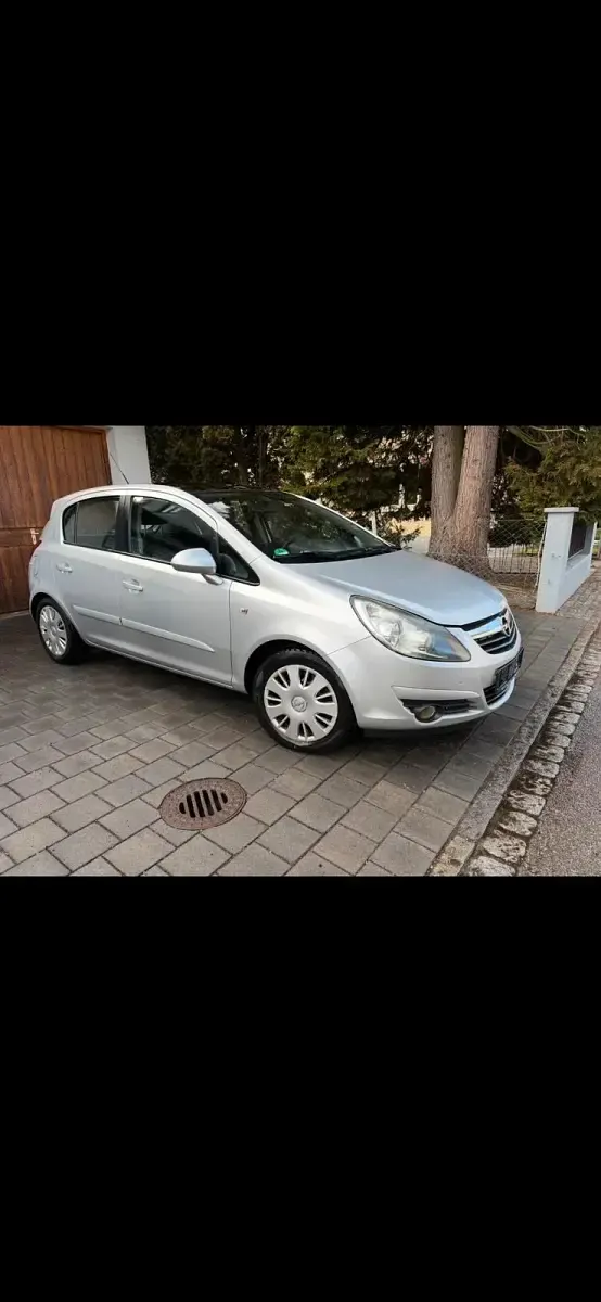 Gebraucht Opel Corsa 90 PS (66 kW) 2007 Silber Kleinwagen