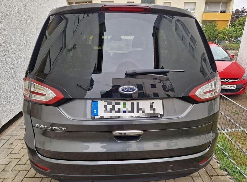 Gebraucht Ford Galaxy Titanium 150 PS (110 kW) 2018 Grau Van / Kleinbus