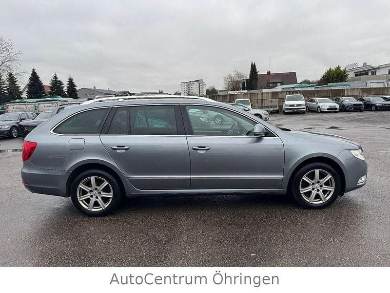 Gebraucht Skoda Superb Elegance 170 PS (125 kW) 2014 Grau Kombi