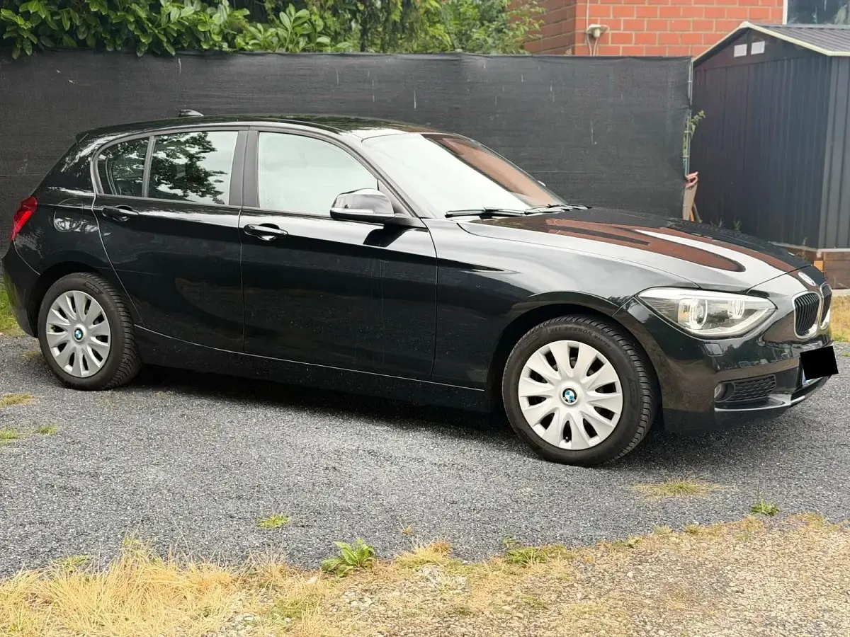 Gebraucht BMW 118 Sport Line 143 PS (105 kW) 2014 Schwarz Kleinwagen