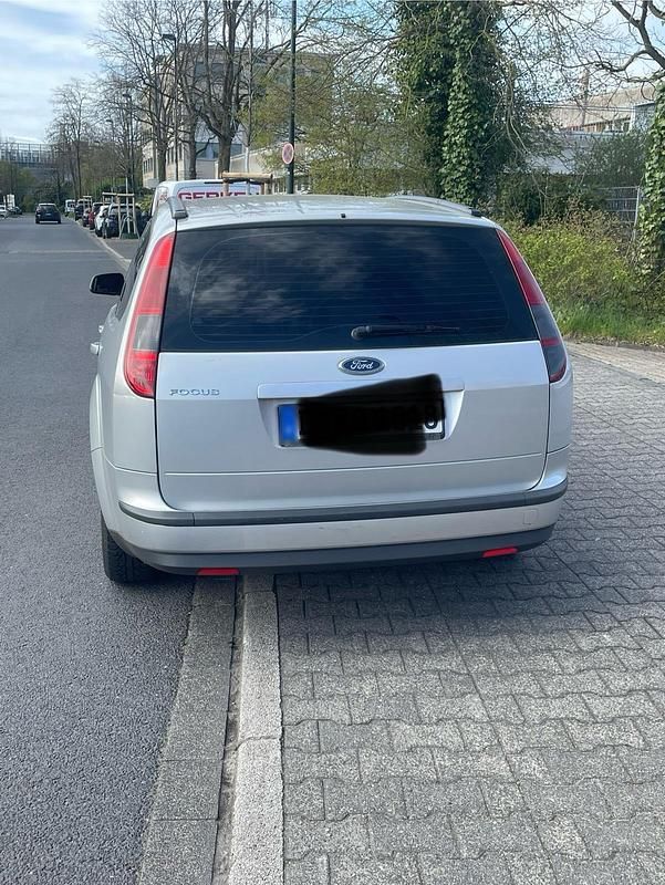 Gebraucht Ford Focus 125 PS (91 kW) 2006 Silber Kombi