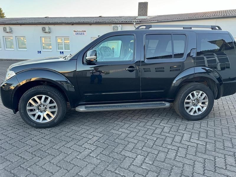 Schwarz Gebraucht 2014 Nissan Pathfinder SUV | 23.750 € (Fairer Preis) - Bild 1/4