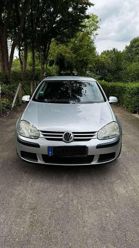Grau Gebraucht 2005 VW Golf IV Trendline Kleinwagen | 1.250 € (Superpreis) - Bild 1/4