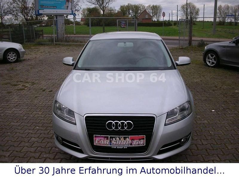 Gebraucht Audi A3 105 PS (77 kW) 2011 Eissilber Kleinwagen